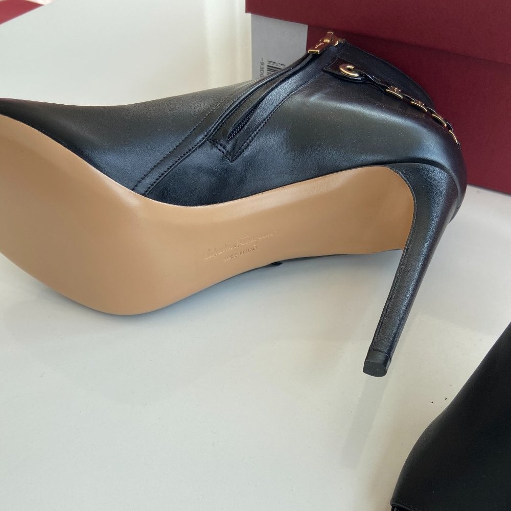 Salvatore Ferragamo Women Mako Leather mu628 - Picture 5 of 7